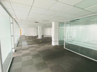 Bureaux à louer à Sidi Maarouf. Superficie 458 m². Avec ascenseur et terrasse - Bureau à louer - Casablanca