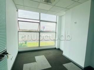 Bureaux à louer à Sidi Maarouf. Superficie 458 m². Avec ascenseur et terrasse - Bureau à louer - Casablanca
