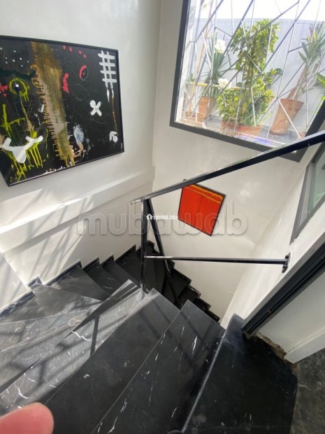 Très bel appartement en location à Racine. 2 belles chambres. Avec ascenseur et terrasse - Location Immobilier - Casablanca - photo 3
