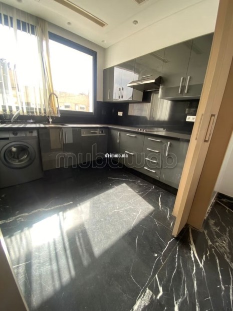 Très bel appartement en location à Racine. 2 belles chambres. Avec ascenseur et terrasse - Location Immobilier - Casablanca - photo 8