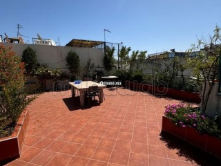 Bel appartement à vendre a 2 Mars.
Surface totale 377 m².
Ascenseur et terrasse - Appartement à vendre - Casablanca