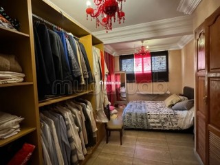 Bel appartement à vendre a 2 Mars.
Surface totale 377 m².
Ascenseur et terrasse - Appartement à vendre - Casablanca
