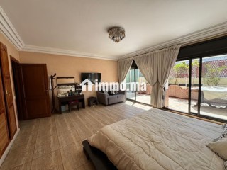 Bel appartement à vendre a 2 Mars.
Surface totale 377 m².
Ascenseur et terrasse - Appartement à vendre - Casablanca