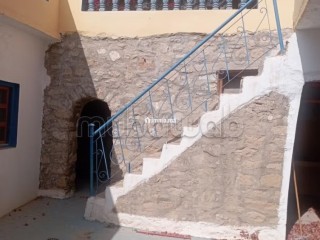 Très beau riad à vendre à Aourir. 1 Pièce. Environnement calme avec vue montagne, double vitrage - Villa à vendre