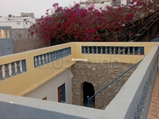 Très beau riad à vendre à Aourir. 1 Pièce. Environnement calme avec vue montagne, double vitrage - Villa à vendre
