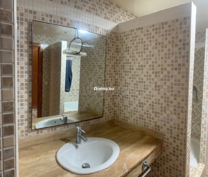 Vente d'un bel appartement à Saïdia.
Superficie 115 m².
Bien meublé - Vente Immobilier - Saidia - photo 5