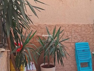 Opportunité à saisir. Appartement avec cour - Appartement à vendre - Sidi Rahal Chatai