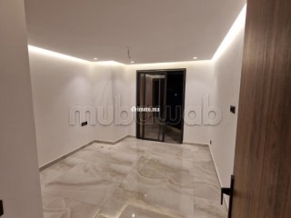 Bel appartement à vendre à Guéliz. 1 belle chambre. Terrasse et ascenseur - Appartement à vendre - Marrakech