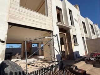 Maison de haut standing à vendre à Californie. 4 chambres. Tout confort avec piscine et cheminée - Maison à vendre - Casablanca