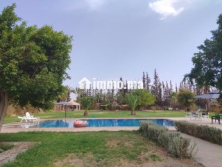 Magnifique villa à louer pour vos vacances à Route d'Agadir Essaouira. Surface totale 10000 m². Salon Marocain et antenne parabolique - Villa à vendre - Marrakech