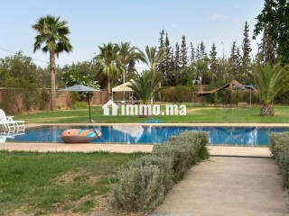 Magnifique villa à louer pour vos vacances à Route d'Agadir Essaouira. Surface totale 10000 m². Salon Marocain et antenne parabolique - Villa à vendre - Marrakech