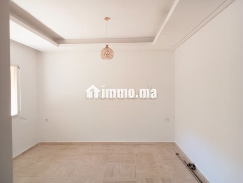 Joli appartement au centre ville - Location Immobilier - Oujda - photo 4