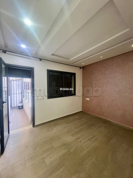 Superbe appartement à louer en Centre. Superficie 90 m². Conciergerie à disposition, système de climatisation - Location Immobilier - Kenitra - photo 3