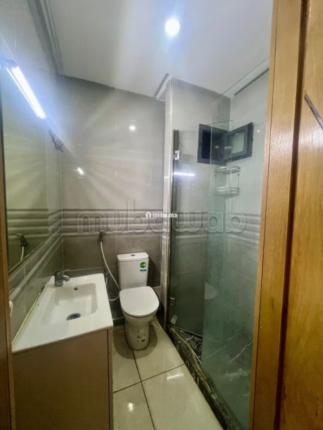 Superbe appartement à louer en Centre. Superficie 90 m². Conciergerie à disposition, système de climatisation - Location Immobilier - Kenitra - photo 6