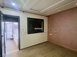 Superbe appartement à louer en Centre. Superficie 90 m². Conciergerie à disposition, système de climatisation - Appartement à louer - Kenitra