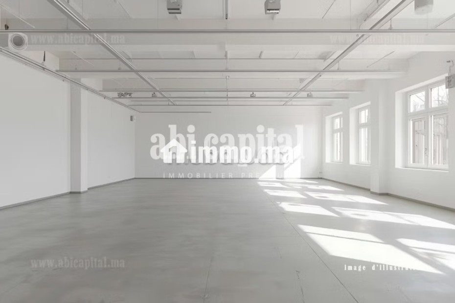 Showroom non aménagé de 239 m² rez‑de‑chaussée - Location Immobilier - Rabat - photo 1