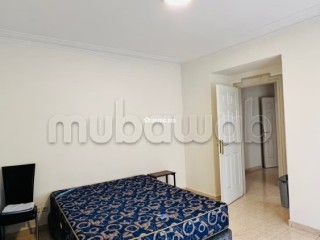 Location d'un appartement à Triangle d'Or. 2 pièces confortables. Conciergerie à disposition, système de climatisation - Appartement à louer - Casablanca