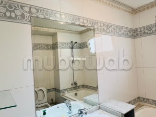 Location d'un appartement à Triangle d'Or. 2 pièces confortables. Conciergerie à disposition, système de climatisation - Appartement à louer - Casablanca