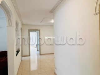 Location d'un appartement à Triangle d'Or. 2 pièces confortables. Conciergerie à disposition, système de climatisation - Appartement à louer - Casablanca