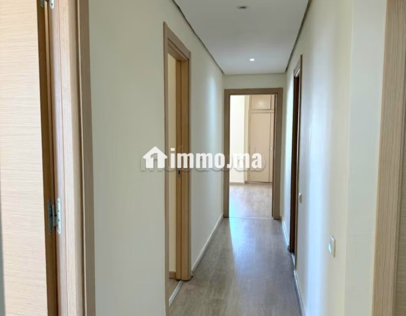 Bel appartement en location à Anfa. Superficie 160 m². Résidence avec concierge, climatisation générale - Location Immobilier - Casablanca - photo 6