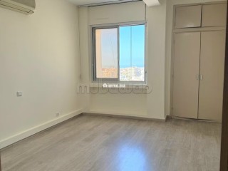 Bel appartement en location à Anfa. Superficie 160 m². Résidence avec concierge, climatisation générale - Appartement à louer - Casablanca