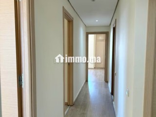 Bel appartement en location à Anfa. Superficie 160 m². Résidence avec concierge, climatisation générale - Appartement à louer - Casablanca