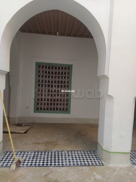 Trouvez votre riad à acheter à Riad Zitoun. Superficie 210 m². Grande piscine - Vente Immobilier - Marrakech - photo 3