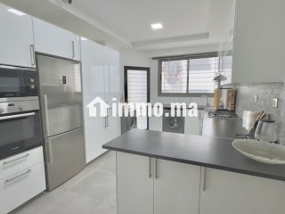 Appartement à vendre à Racine. 4 pièces. Bien meublé - Appartement à vendre - Casablanca