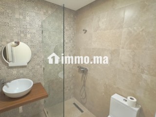Appartement à vendre à Racine. 4 pièces. Bien meublé - Appartement à vendre - Casablanca