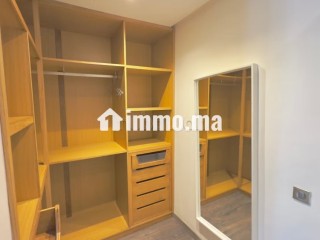 Appartement à vendre à Racine. 4 pièces. Bien meublé - Appartement à vendre - Casablanca