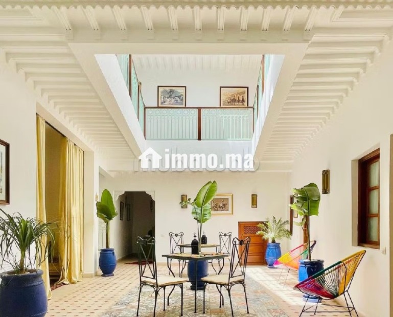 Riad rare à deux pas de Jemaa el Fna – Opportunité prête à l’exploitation - Vente Immobilier - Autre - photo 4