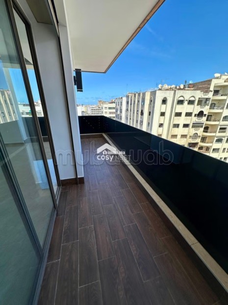 Racine, apprtement vide spacieux et avec une belle terasse - Location Immobilier - Casablanca - photo 4