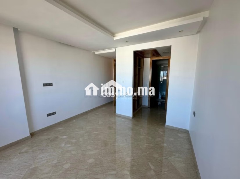 Racine, apprtement vide spacieux et avec une belle terasse - Location Immobilier - Casablanca - photo 6