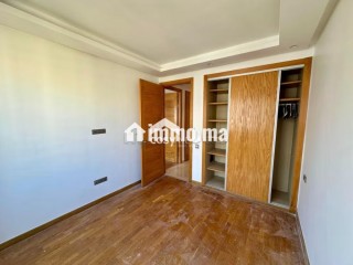 Racine, apprtement vide spacieux et avec une belle terasse - Appartement à louer - Casablanca