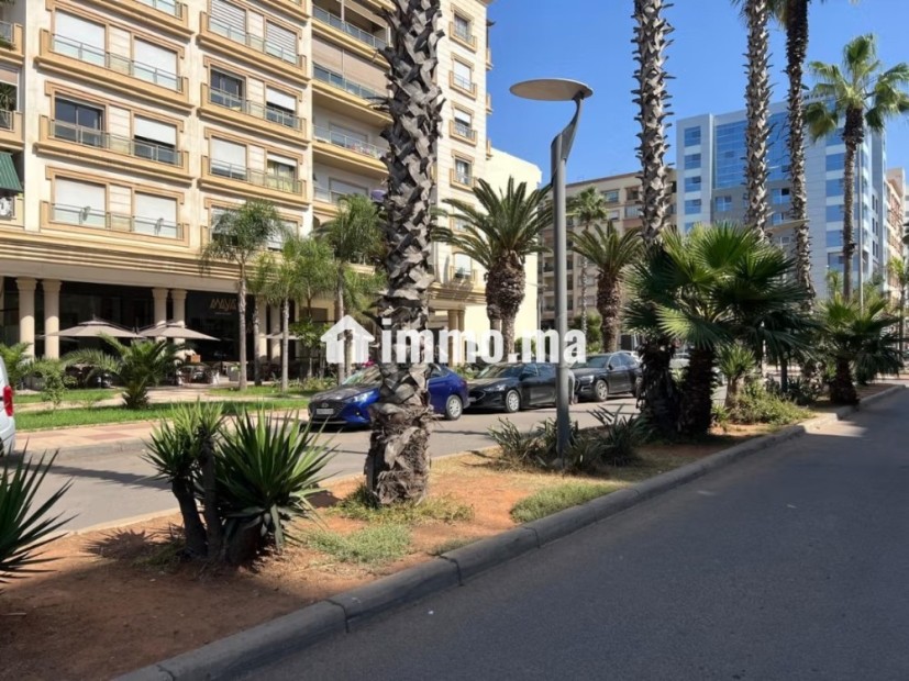 Magazin au parc vue extérieure bien situé et visible - Location Immobilier - Mohammedia - photo 3