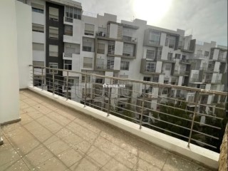 Appartement en vente à Riyad. 3 grandes pièces. Garage et terrasse - Appartement à vendre - Rabat