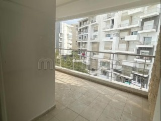 Appartement en vente à Riyad. 3 grandes pièces. Garage et terrasse - Appartement à vendre - Rabat