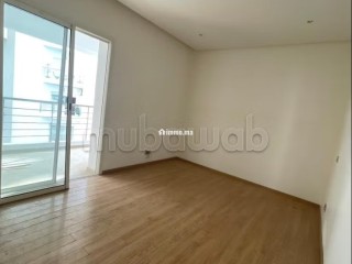 Appartement en vente à Riyad. 3 grandes pièces. Garage et terrasse - Appartement à vendre - Rabat