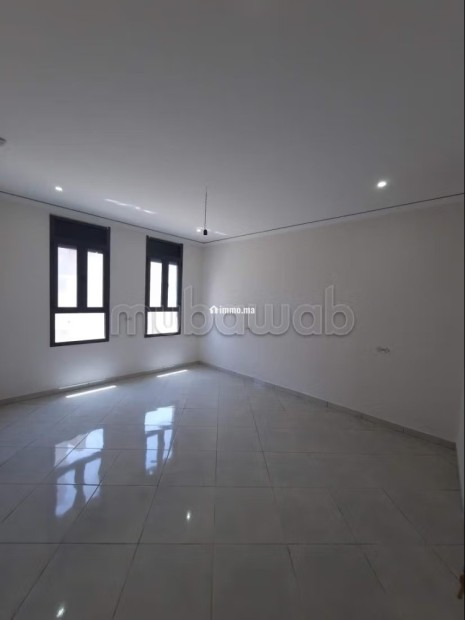 Appartement à vendre à Al Hoceima. 1 Pièce. Four encastré - Vente Immobilier - Al Hoceïma - photo 4