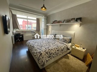 Superbe appartement à vendre à Maârif Extension. 3 pièces. Service de concierge, cheminée - Appartement à vendre - Casablanca