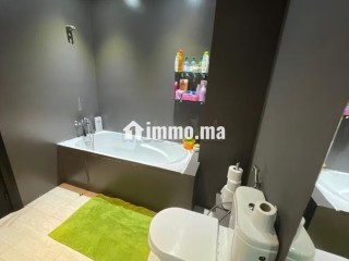 Superbe appartement à vendre à Maârif Extension. 3 pièces. Service de concierge, cheminée - Appartement à vendre - Casablanca