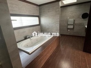 Superbe villa avec piscine à louer à Souissi - Villa à louer - Rabat