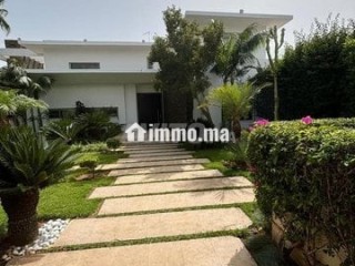 Superbe villa avec piscine à louer à Souissi - Villa à louer - Rabat