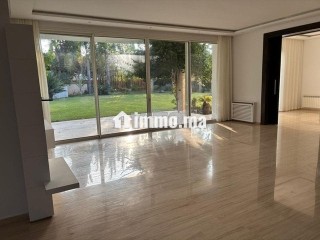 Superbe villa avec piscine à louer à Souissi - Villa à louer - Rabat