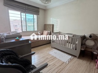 Appartement en vente à Maârif Extension. Surface de 177 m². Ascenseur et terrasse - Appartement à vendre - Casablanca