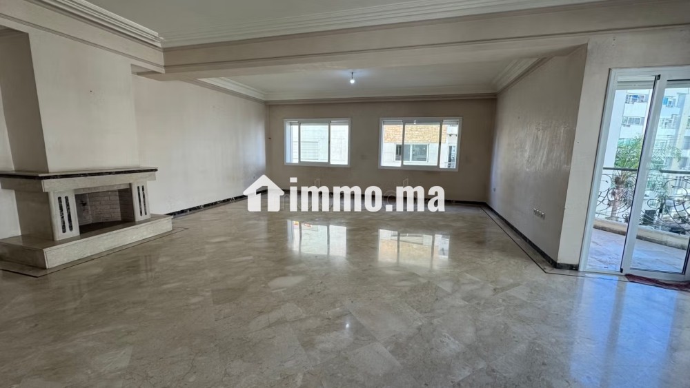 Vente d'un bel appartement à Palmier. 4 chambres agréables. Avec ascenseur et terrasse - Vente Immobilier - Casablanca - photo 2
