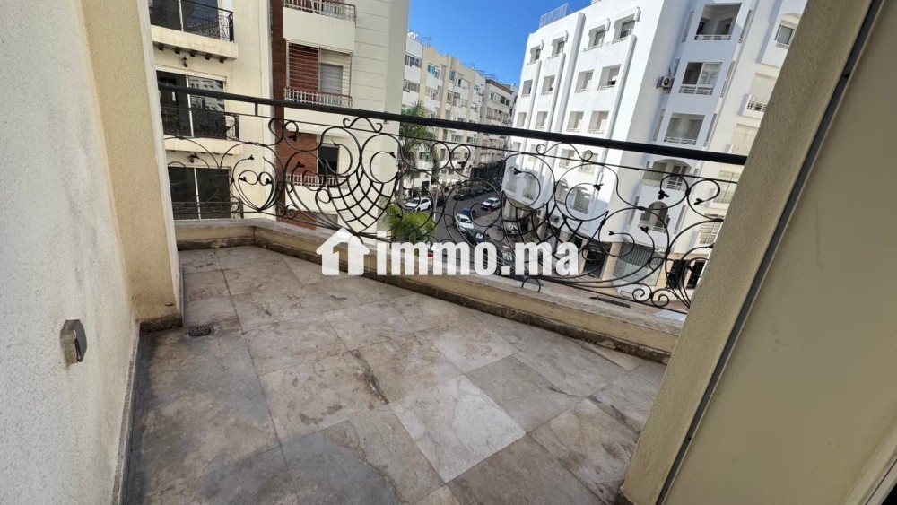 Vente d'un bel appartement à Palmier. 4 chambres agréables. Avec ascenseur et terrasse - Vente Immobilier - Casablanca - photo 5