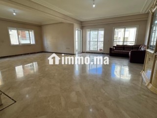 Vente d'un bel appartement à Palmier. 4 chambres agréables. Avec ascenseur et terrasse - Appartement à vendre - Casablanca