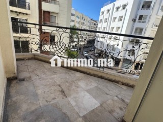 Vente d'un bel appartement à Palmier. 4 chambres agréables. Avec ascenseur et terrasse - Appartement à vendre - Casablanca