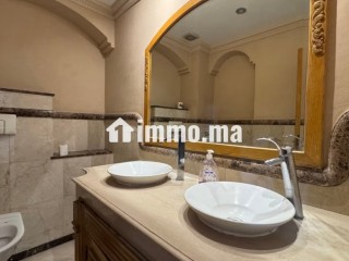 Vente d'un bel appartement à Palmier. 4 chambres agréables. Avec ascenseur et terrasse - Appartement à vendre - Casablanca
